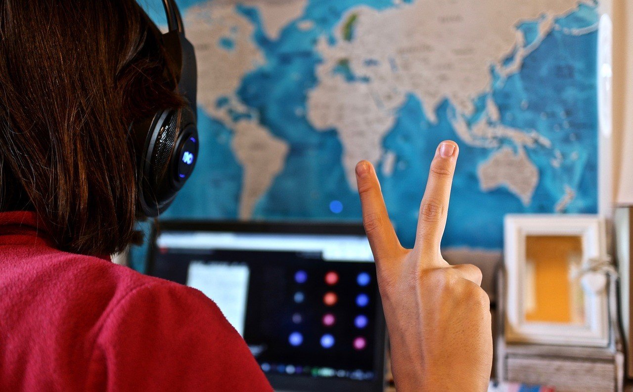 Why Your Child’s Online Learning Experience Will Benefit from Keeping Camera On During Class